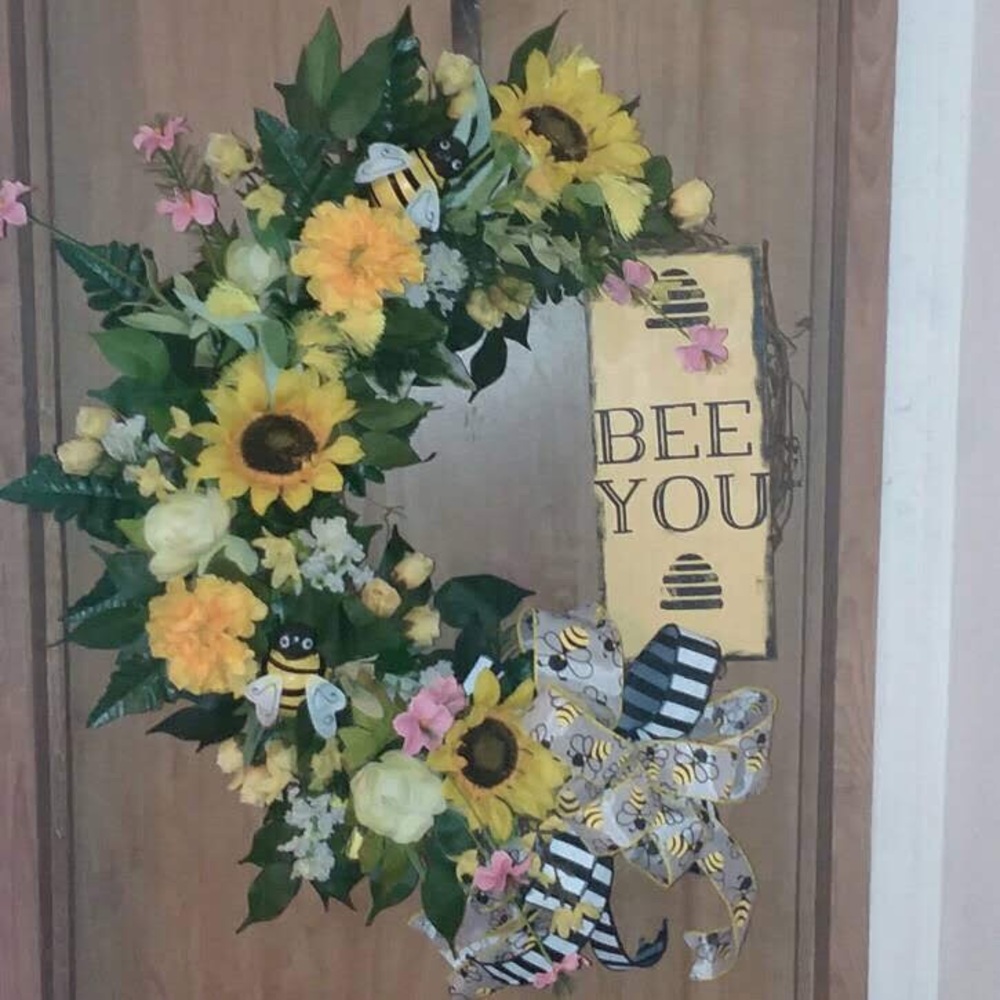 Bee you wreath